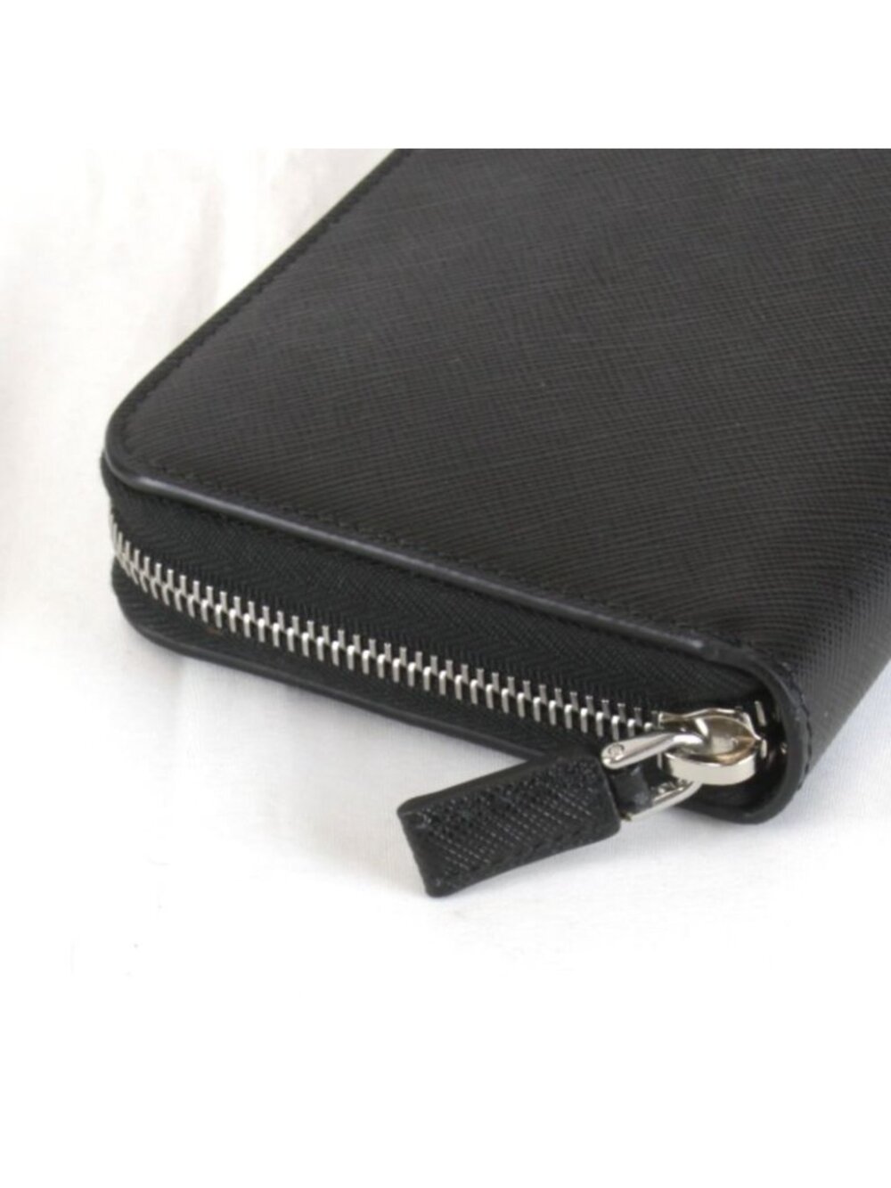 Prada Saffiano Round Zip Wallet Leather Black - Picture 4 of 9